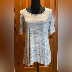 A Pea In The Pod Gray Tee Shirt, Size XS